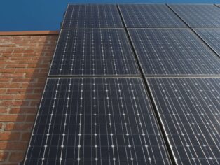 solar panell wall vertical